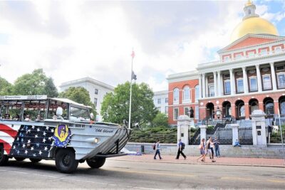 Boston Duck Boat Sightseeing City Tour with Cruise Along Charles River - Meeting at the Museum of Science, Aquarium, or Prudential: pick the easiest day plan