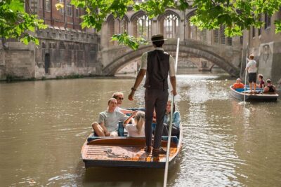 Cambridge Walking & Punting Tour by Alumni™ King’s College Option - Corpus Clock, The Eagle, and Cavendish Lab: A Walk That Teaches You to Look